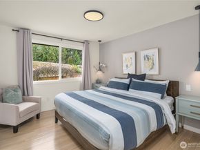 12025 NE 136th Place, Kirkland WA 98034