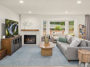 12025 NE 136th Place, Kirkland WA 98034