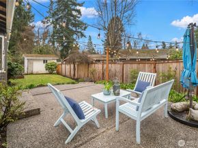 12025 NE 136th Place, Kirkland WA 98034