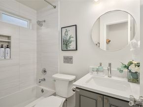 12025 NE 136th Place, Kirkland WA 98034