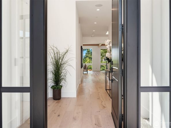 9812 NE 31st Street, Bellevue WA 98004