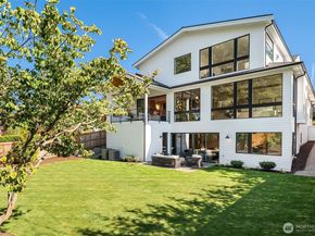 9812 NE 31st Street, Bellevue WA 98004