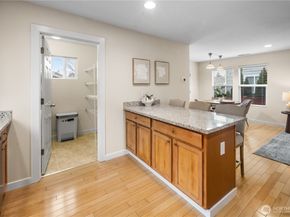 22669 Fern Reach Circle NE, Redmond WA 98053