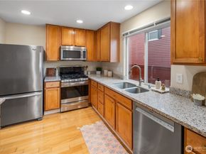 22669 Fern Reach Circle NE, Redmond WA 98053