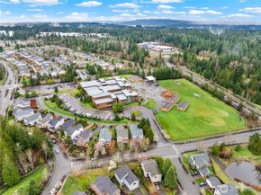 22669 Fern Reach Circle NE, Redmond WA 98053