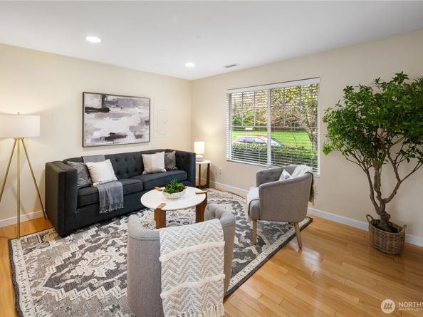 22669 Fern Reach Circle NE, Redmond WA 98053