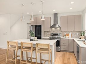 7040 25th Avenue NW, Seattle WA 98117