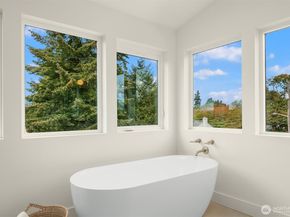 7040 25th Avenue NW, Seattle WA 98117