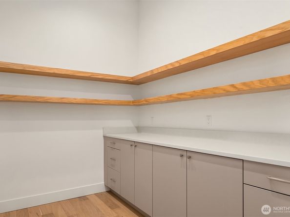 7040 25th Avenue NW, Seattle WA 98117