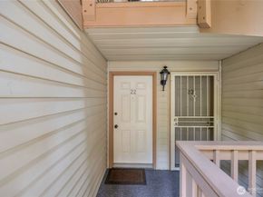 17425 119th Lane SE D22, Renton WA 98058