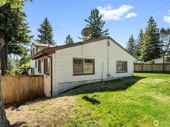 922 SW 160th Street, Burien WA 98166