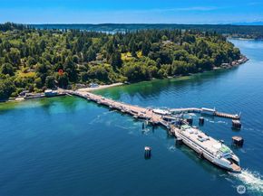 10915 103rd Avenue SW, Vashon WA 98070