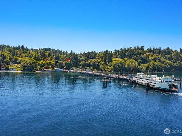 10915 103rd Avenue SW, Vashon WA 98070