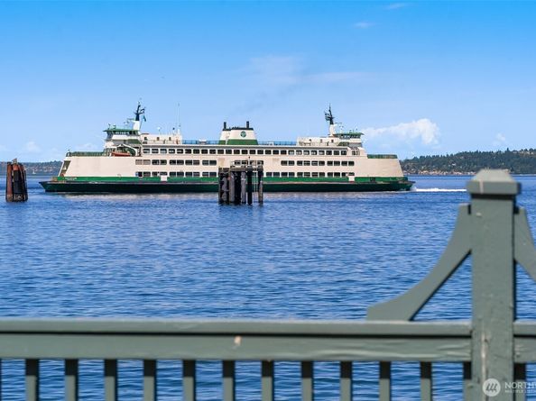 10915 103rd Avenue SW, Vashon WA 98070