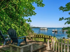 10915 103rd Avenue SW, Vashon WA 98070