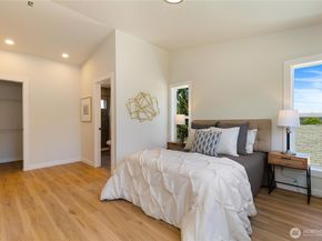9620 Lindsay Place S, Seattle WA 98118