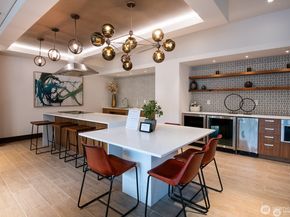 1085 103rd Avenue NE 526, Bellevue WA 98004