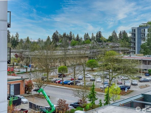 1085 103rd Avenue NE 526, Bellevue WA 98004