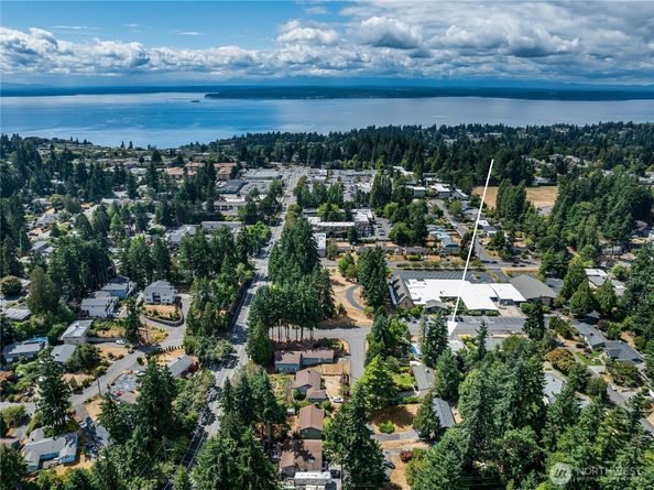 18806 2nd Avenue NW, Shoreline WA 98177