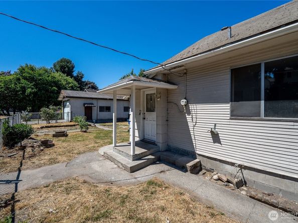 8723 7th Avenue S, Seattle WA 98108