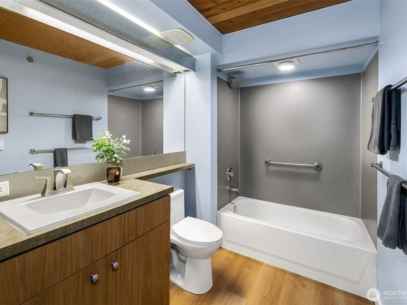 1812 19th Avenue 306, Seattle WA 98122