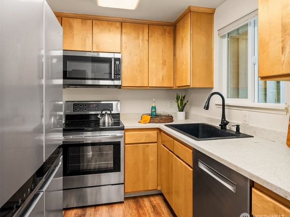 10037 NE 138th Place D7, Kirkland WA 98034