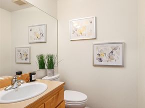 10037 NE 138th Place D7, Kirkland WA 98034