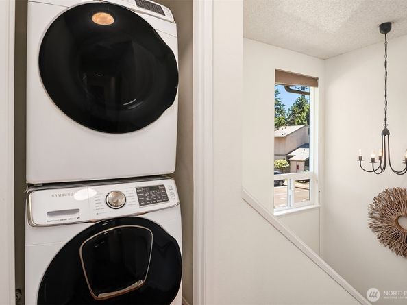 10037 NE 138th Place D7, Kirkland WA 98034