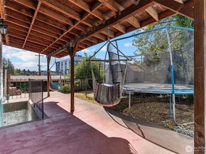 939 N 88th st, Seattle WA 98103
