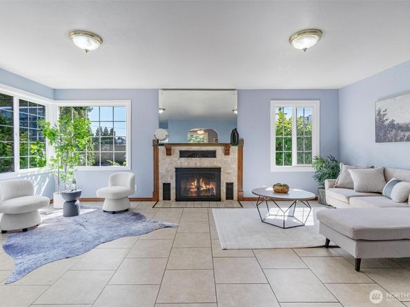 939 N 88th st, Seattle WA 98103