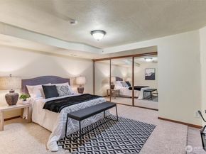 939 N 88th st, Seattle WA 98103