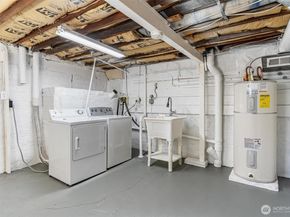 939 N 88th st, Seattle WA 98103