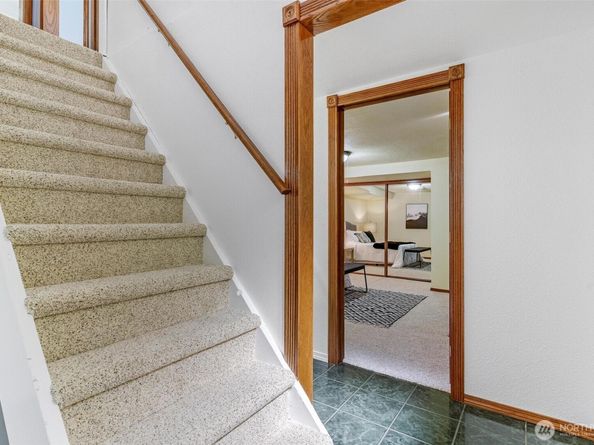 939 N 88th st, Seattle WA 98103