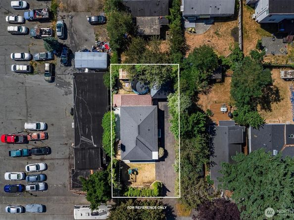 939 N 88th st, Seattle WA 98103