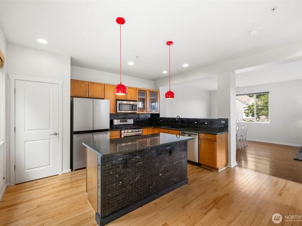 21270 40th Way S, SeaTac WA 98198