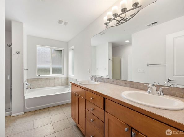 21270 40th Way S, SeaTac WA 98198