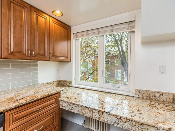 1800 Taylor Avenue N 305, Seattle WA 98109