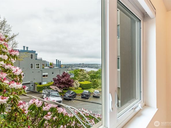 1800 Taylor Avenue N 305, Seattle WA 98109