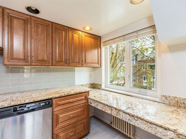 1800 Taylor Avenue N 305, Seattle WA 98109