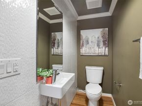 140 26 Avenue E, Seattle WA 98112