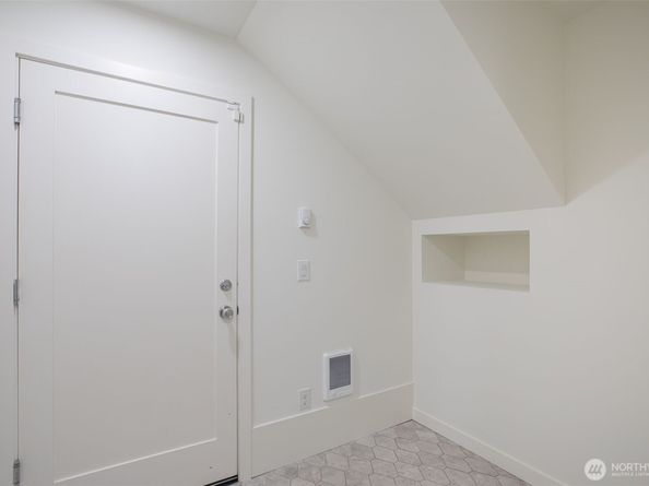 140 26 Avenue E, Seattle WA 98112