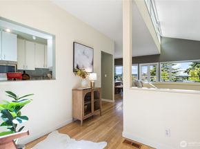 101 NW 58th Street 10, Seattle WA 98107