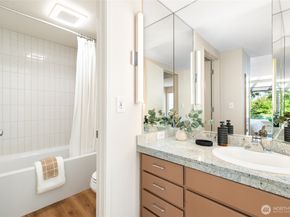 101 NW 58th Street 10, Seattle WA 98107