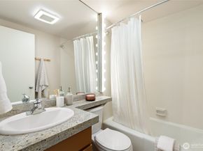 101 NW 58th Street 10, Seattle WA 98107