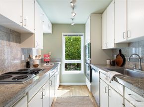 101 NW 58th Street 10, Seattle WA 98107