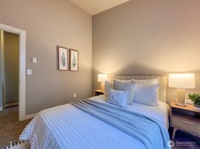 826 SW 96th Place, Seattle WA 98106