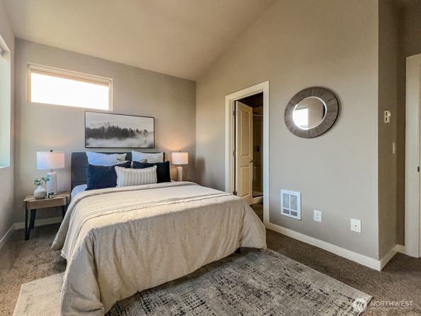 826 SW 96th Place, Seattle WA 98106