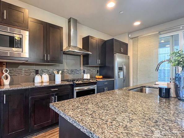 826 SW 96th Place, Seattle WA 98106