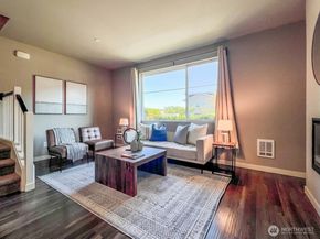 826 SW 96th Place, Seattle WA 98106