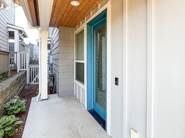 826 SW 96th Place, Seattle WA 98106
